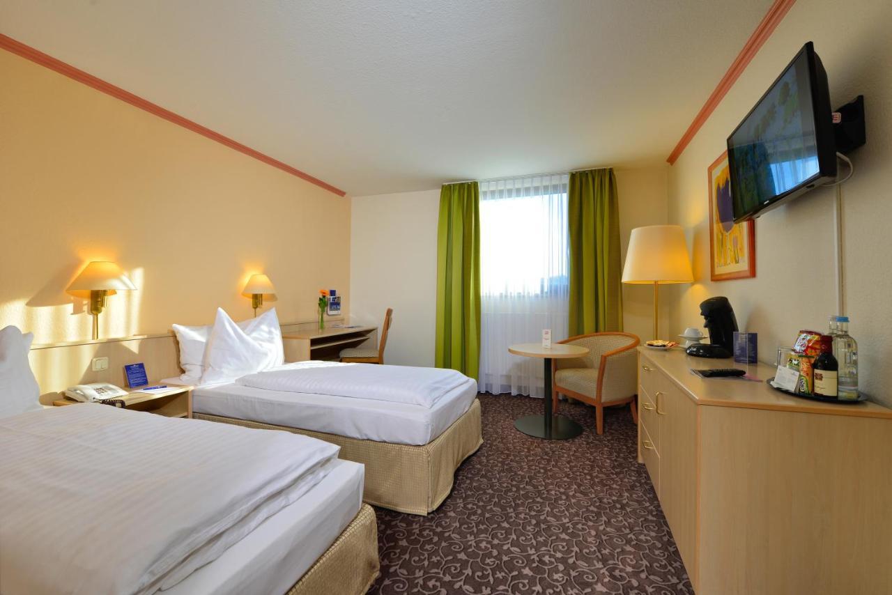 Plaza Inn Леонберг Екстериор снимка