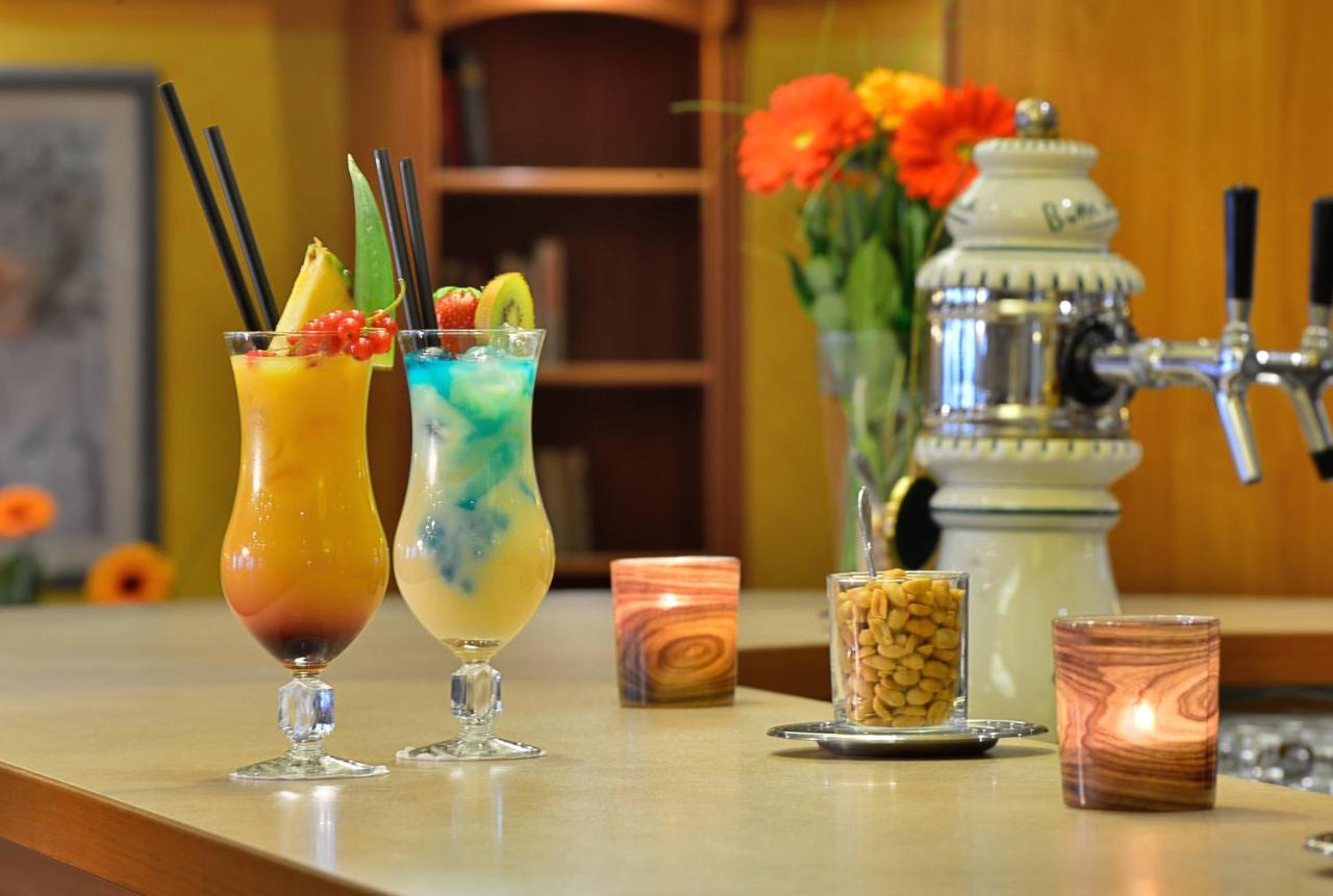 Plaza Inn Леонберг Екстериор снимка